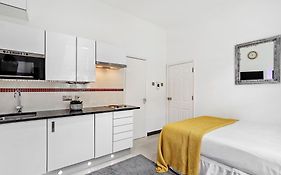 Baker Street Suite